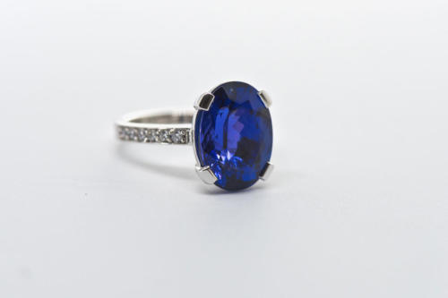 Silberring mit Saphir
