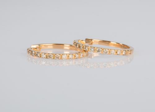 Rosegoldcreolen mit braunen Diamanten