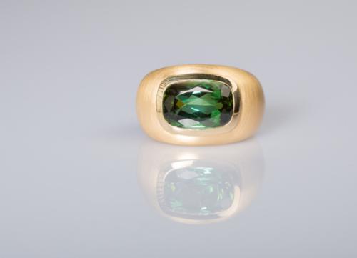 Gelbgoldring mit Turmalin